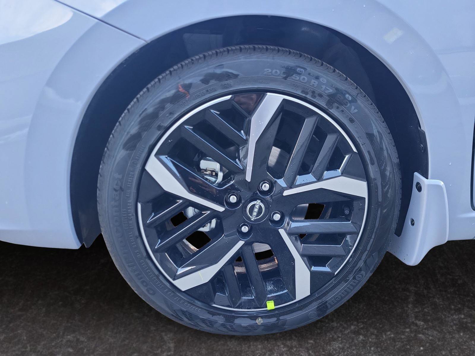 New 2025 Nissan Versa SR w/ Trunk Package image 26