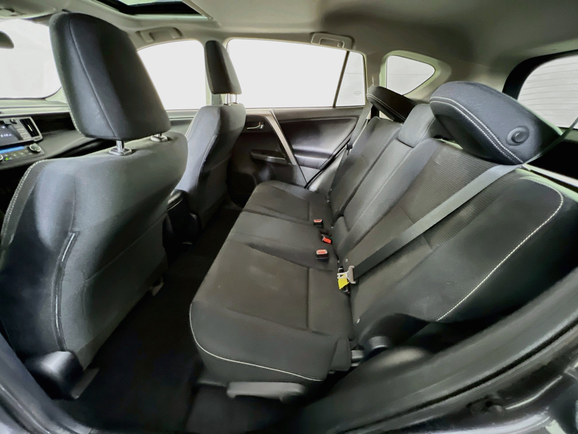 Used 2018 Toyota RAV4 XLE AWD/4WD image 23