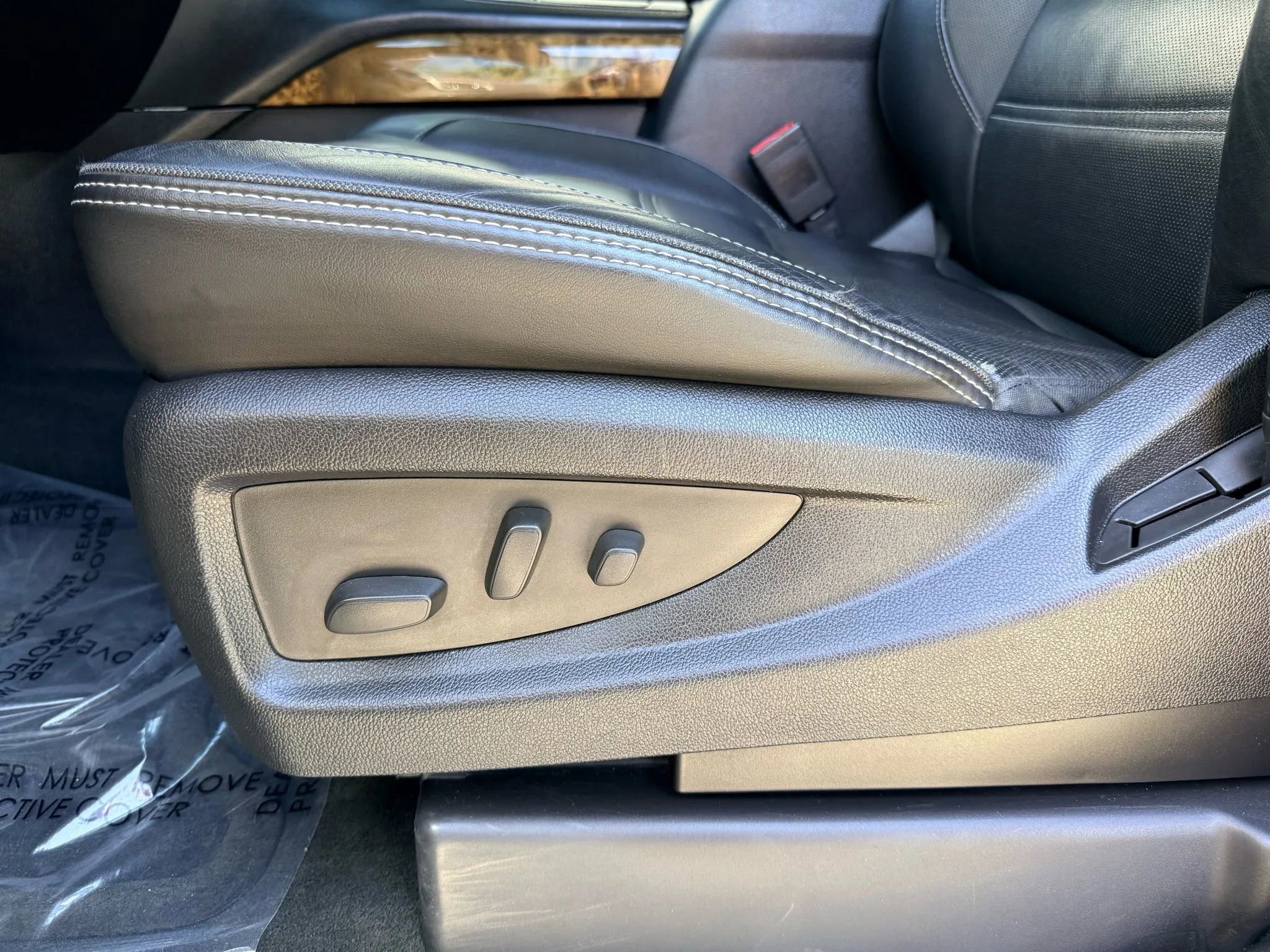 Used 2015 GMC Yukon Denali AWD/4WD image 10