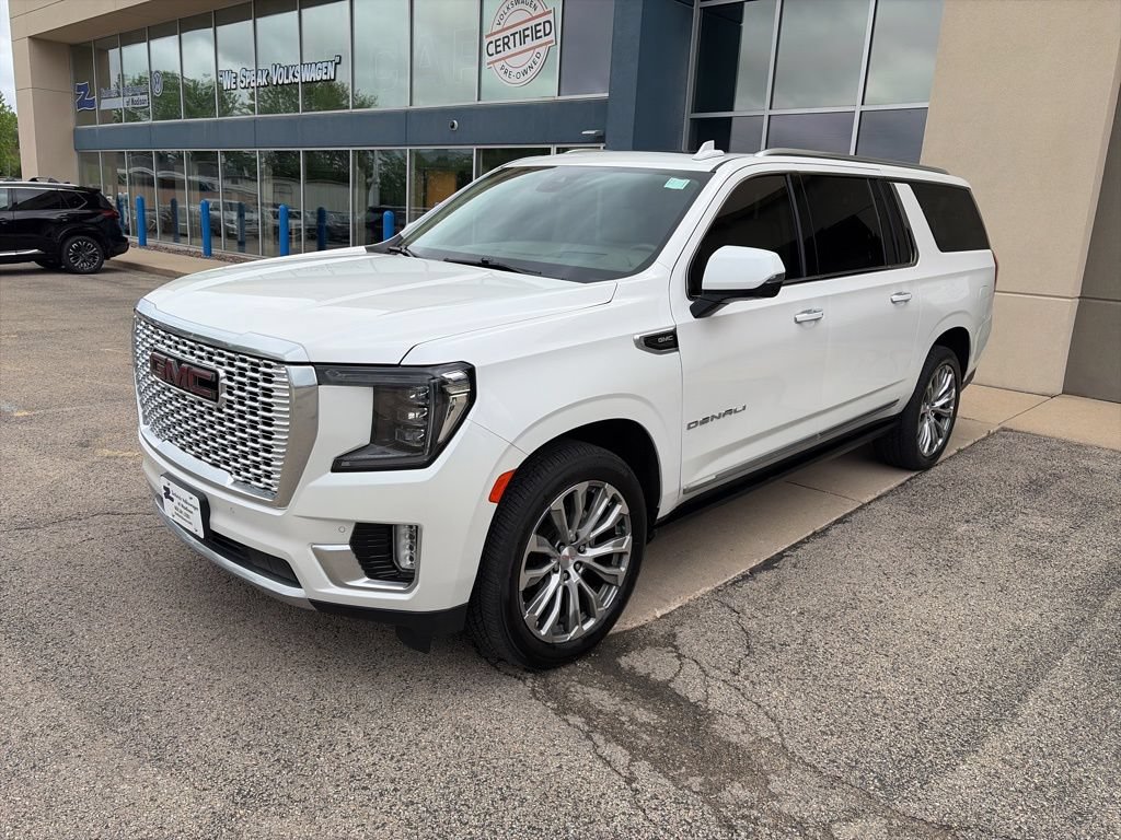 Used 2021 GMC Yukon XL Denali w/ Denali Ultimate Package AWD/4WD image 4