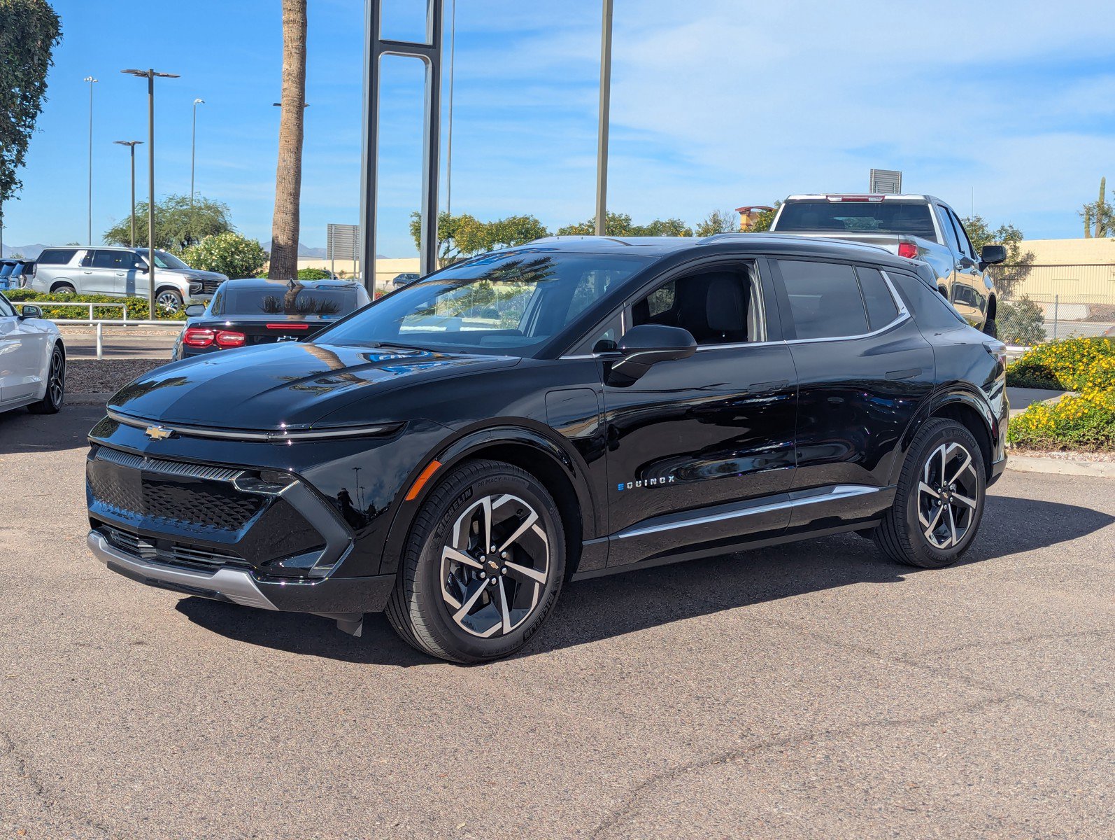 Certified 2025 Chevrolet Equinox EV LT w/ Convenience Package image 2