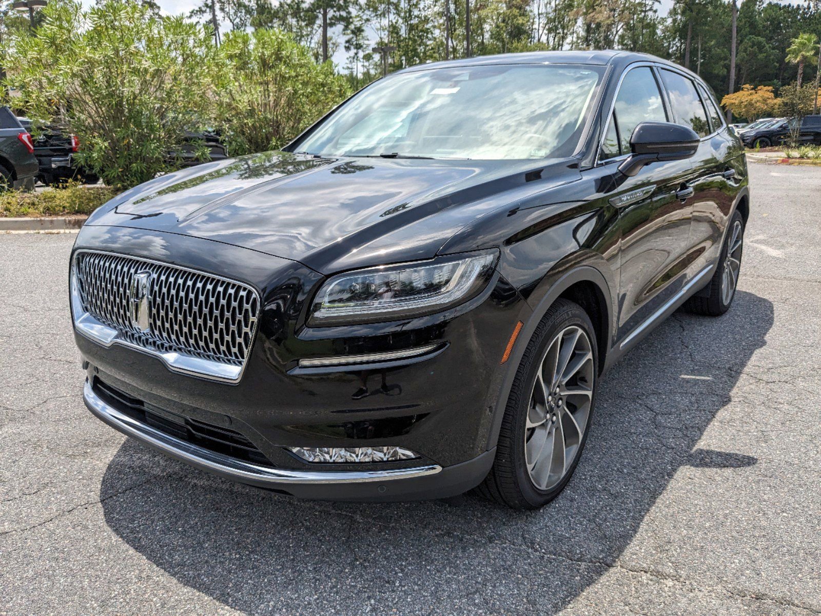 Certified 2023 Lincoln Nautilus Reserve w/ Equipment Group 202A image 9