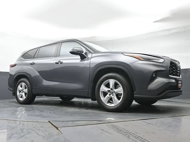 Certified 2024 Toyota Highlander LE AWD/4WD image 38