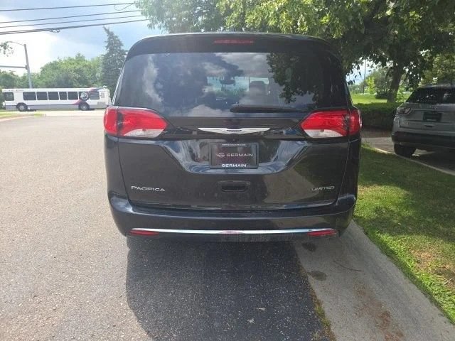 Used 2019 Chrysler Pacifica Limited FWD image 6
