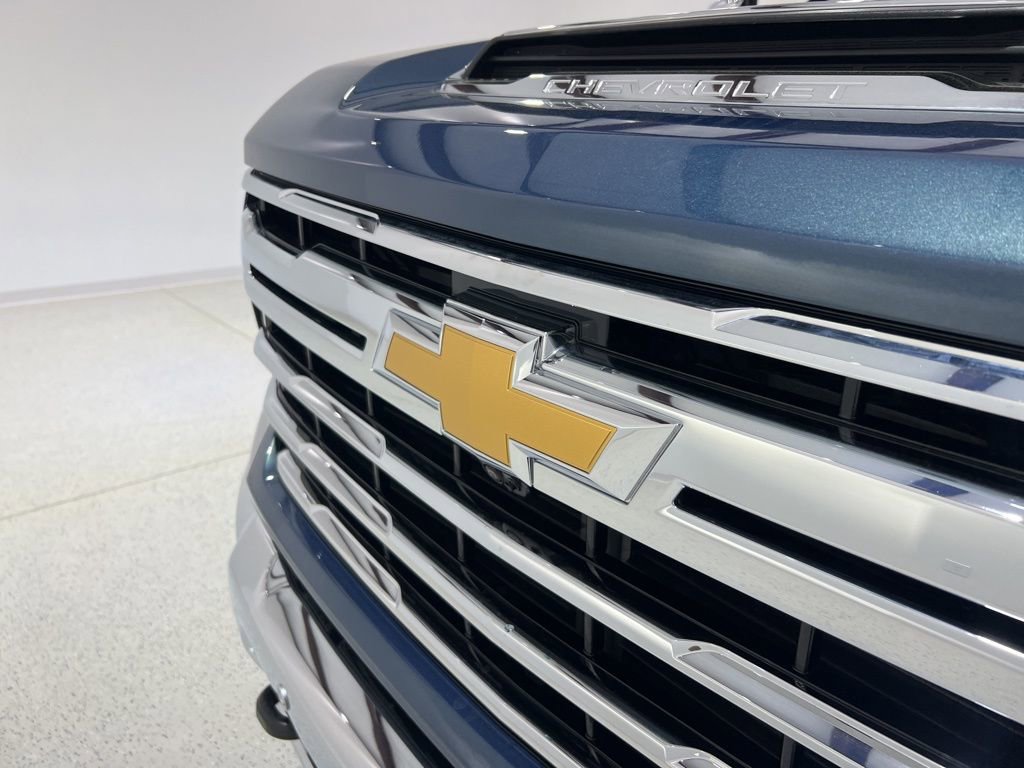 Used 2025 Chevrolet Silverado 2500 LTZ w/ LTZ Premium Package image 28