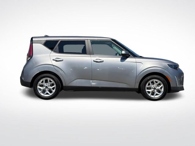 Certified 2023 Kia Soul LX w/ LX Technology Package FWD image 13