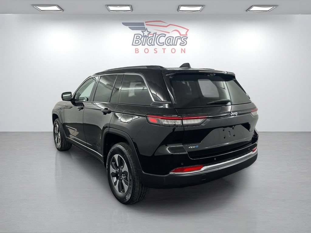 Used 2022 Jeep Grand Cherokee Limited 4xe w/ Luxury Tech Group II AWD/4WD image 6