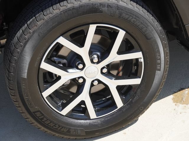 Certified 2025 Jeep Grand Cherokee Limited RWD image 11