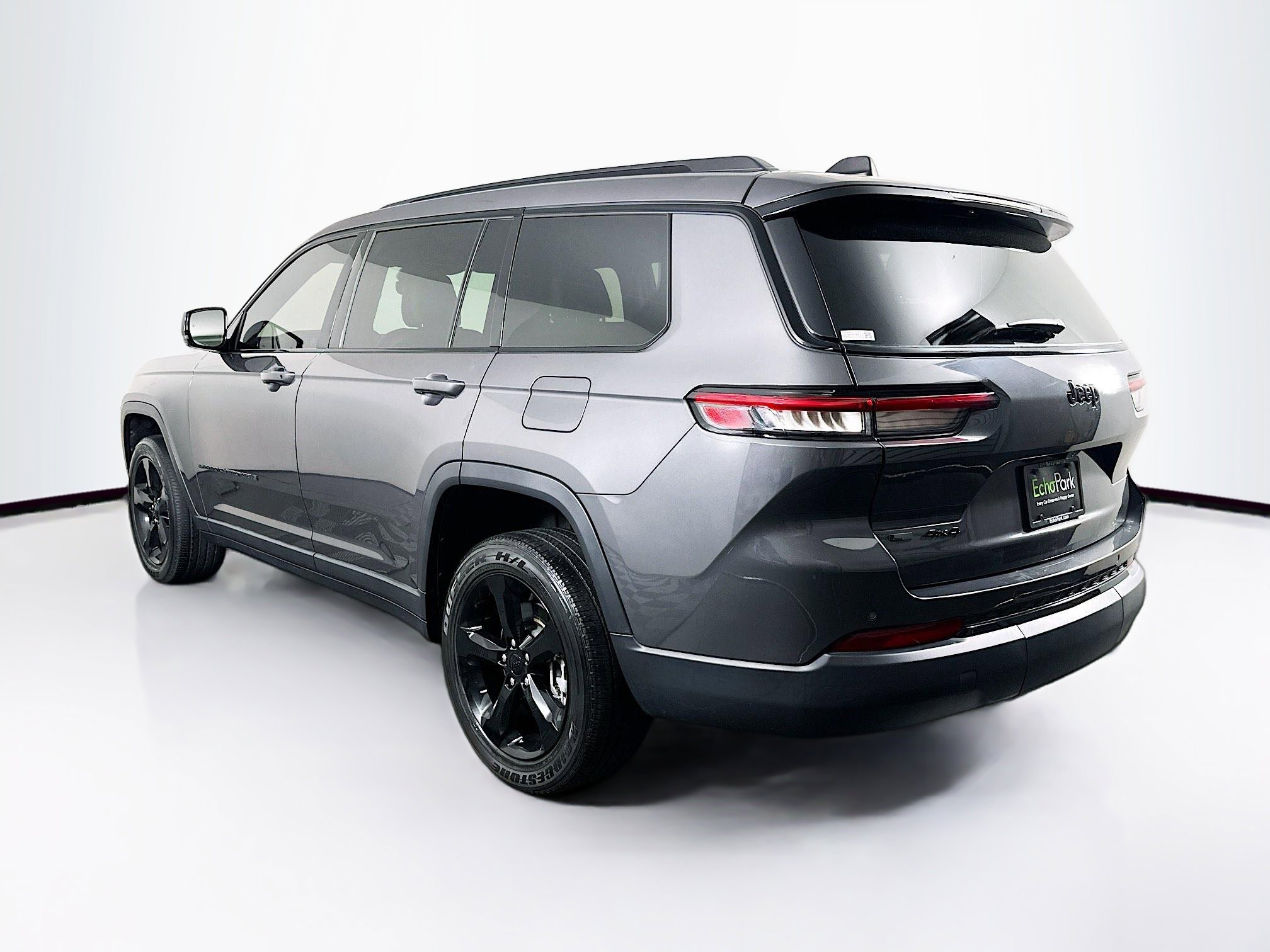 Used 2023 Jeep Grand Cherokee L Laredo AWD/4WD image 5