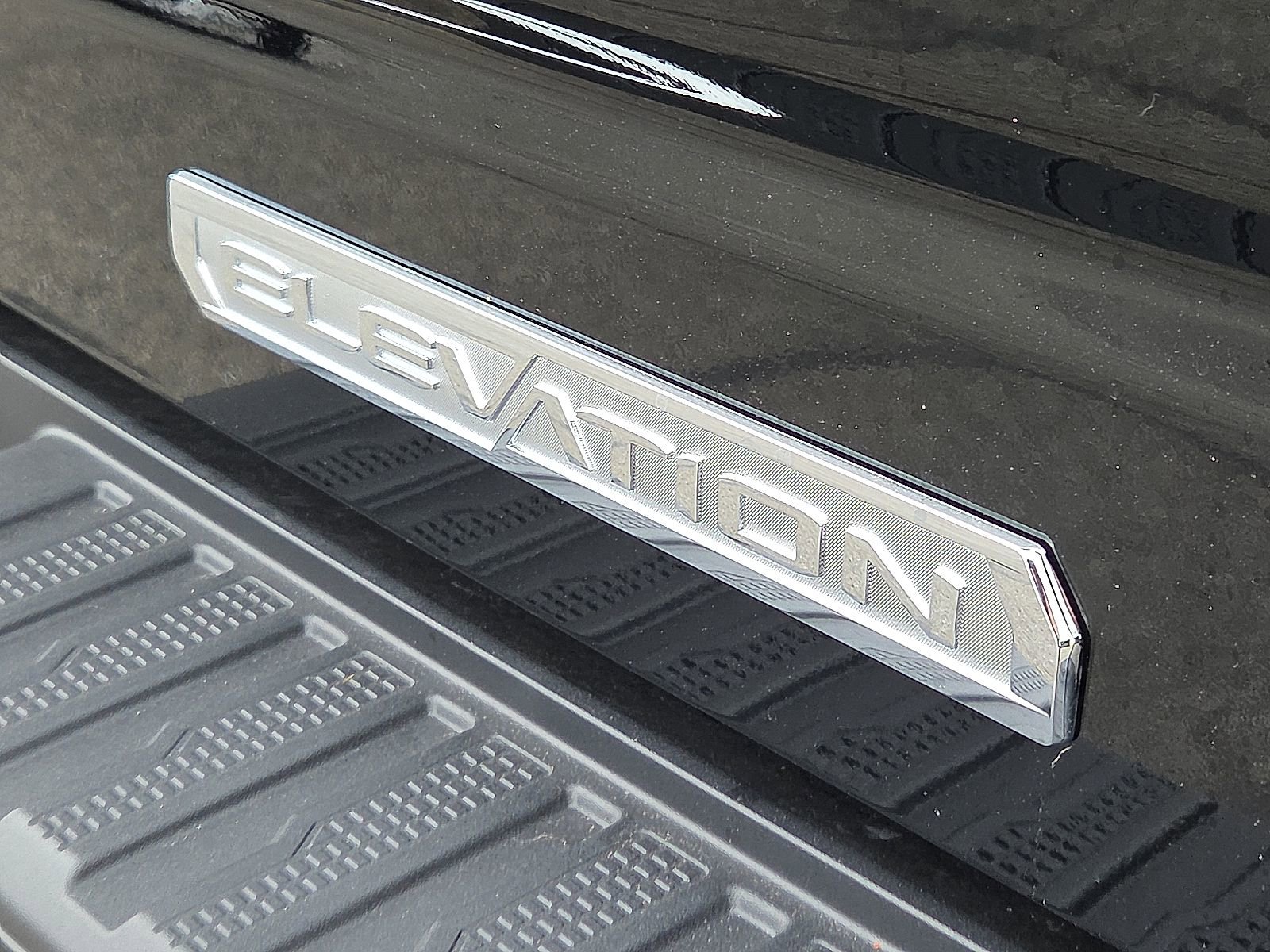 Used 2025 GMC Sierra 1500 Elevation w/ Elevation Premium Package image 8