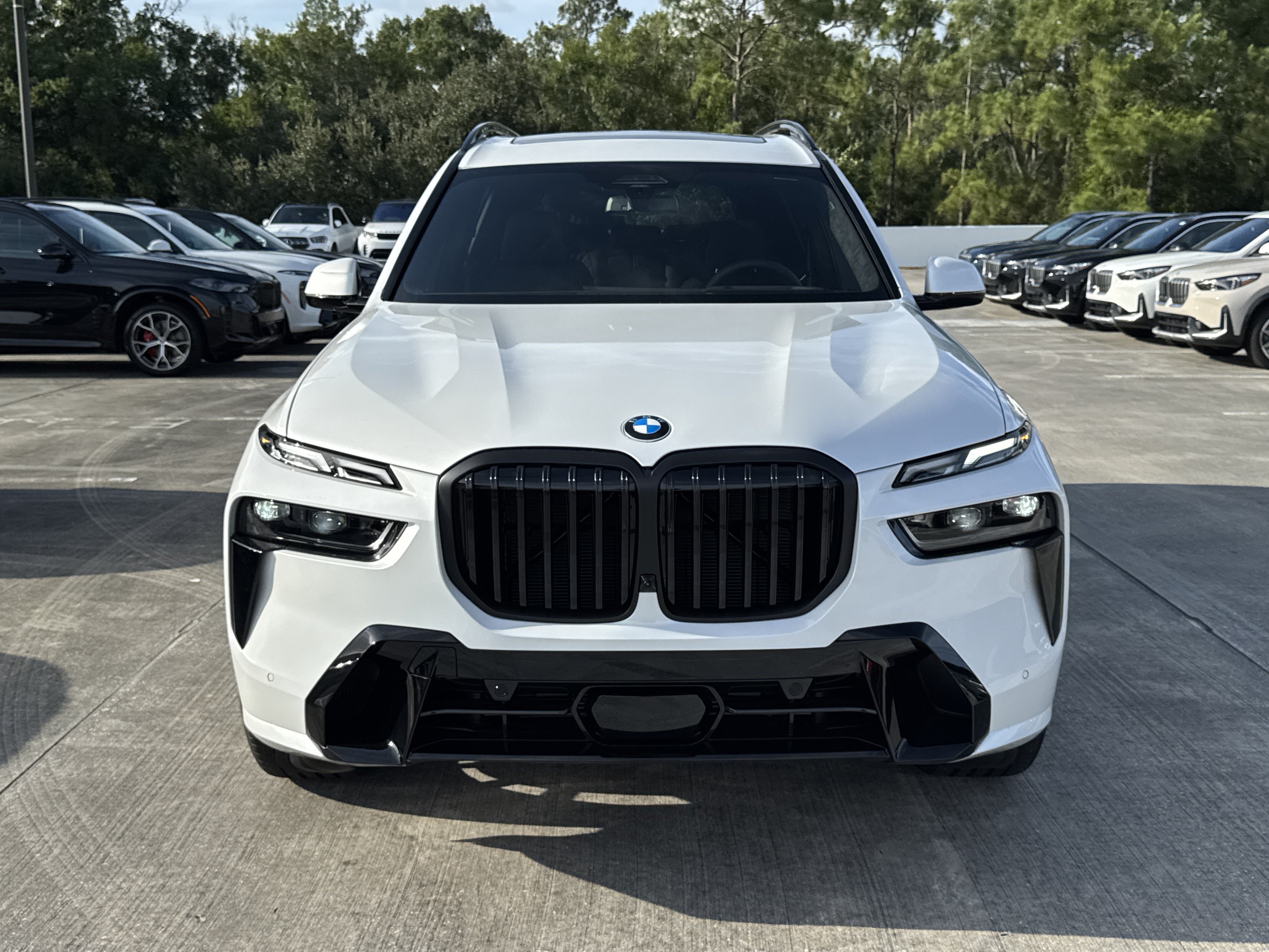 New 2027 BMW X7 xDrive40i w/ Executive Package AWD/4WD image 2
