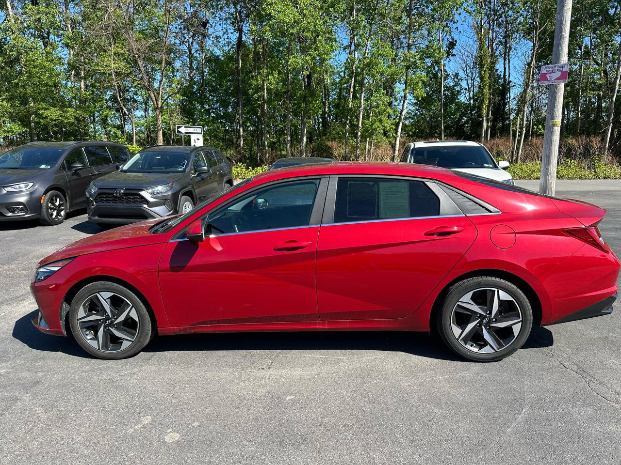 Used 2023 Hyundai Elantra Limited FWD image 9