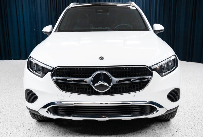 Certified 2026 Mercedes-Benz GLC 300 image 2