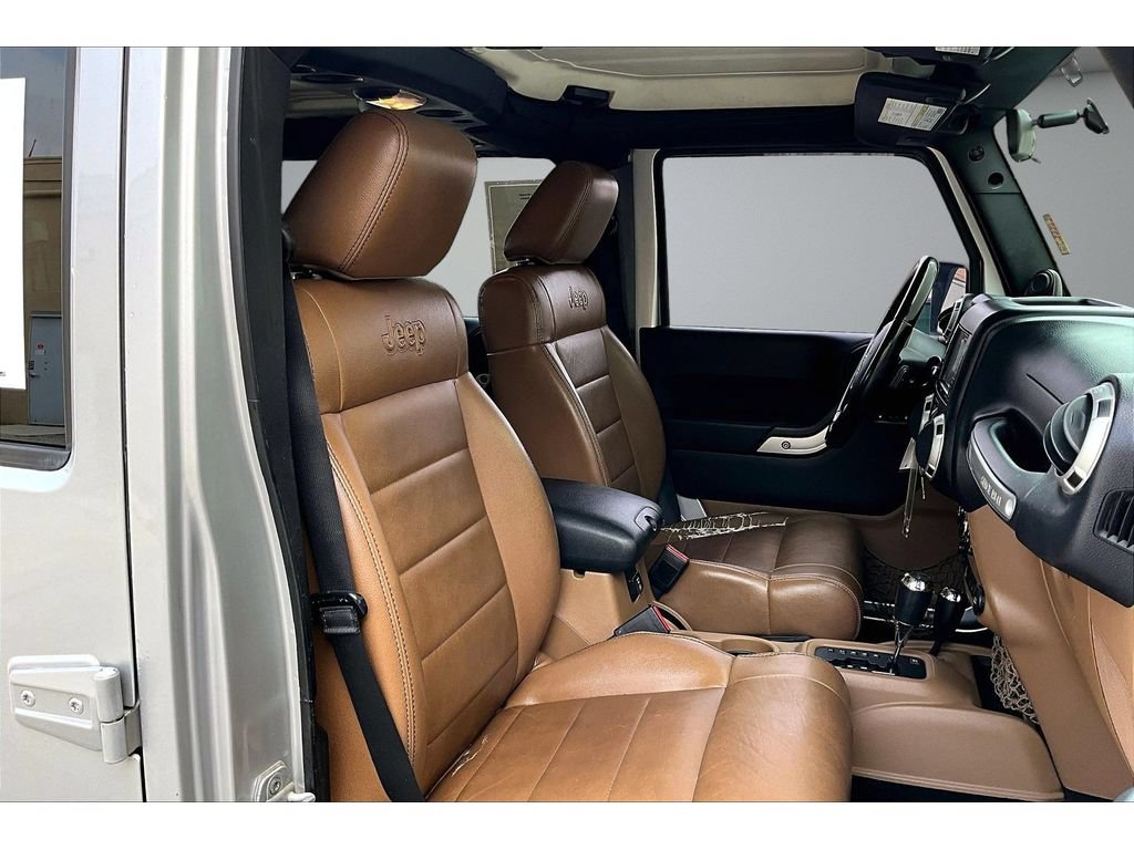 Used 2011 Jeep Wrangler Unlimited Sahara w/ Dual Top Group AWD/4WD image 49