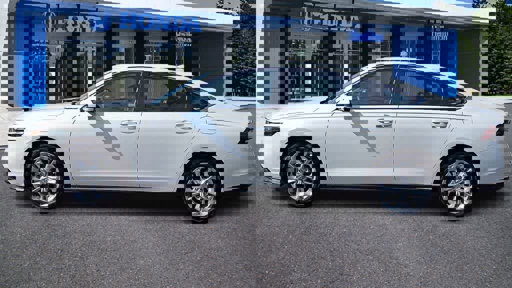 Certified 2023 Honda Accord LX image 5