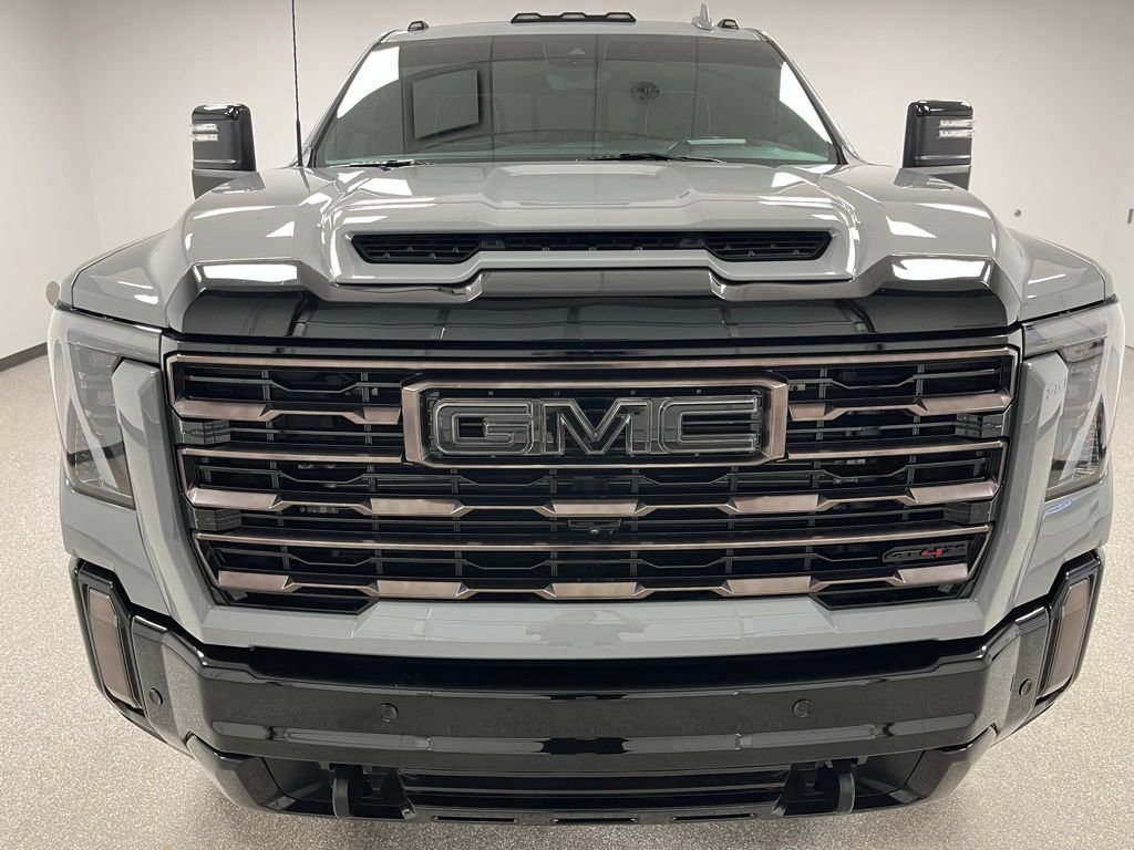 Used 2024 GMC Sierra 2500 AT4X AWD/4WD image 3