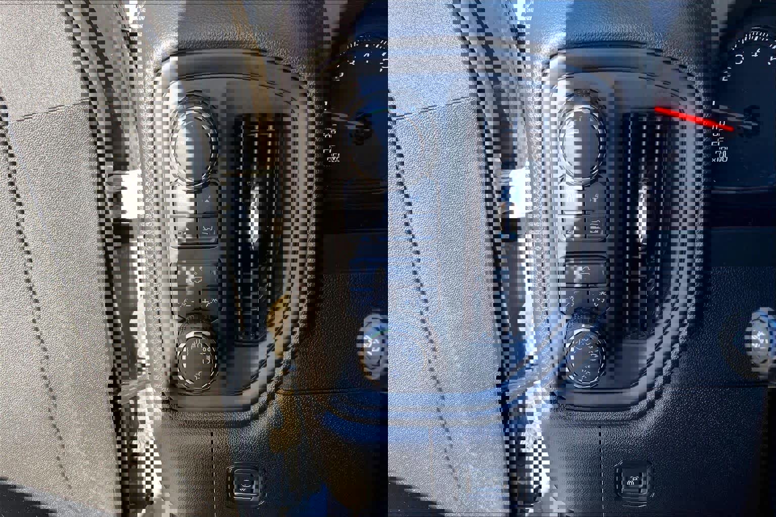 Certified 2024 Chevrolet Silverado 1500 Custom image 33