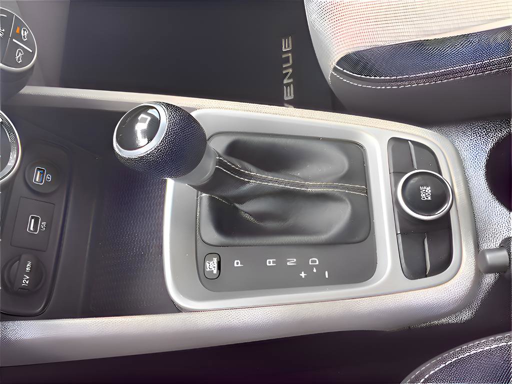 Used 2020 Hyundai Venue SEL image 36