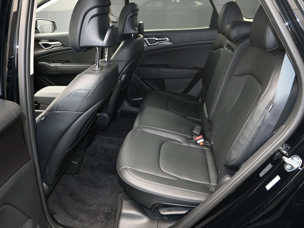 Used 2026 Kia Sportage EX w/ EX Panorama Roof Package image 12