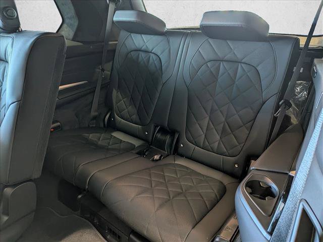 New 2027 BMW X7 xDrive40i w/ Executive Package AWD/4WD image 17