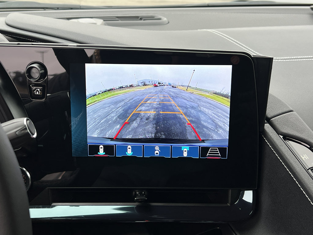 Used 2024 Chevrolet Corvette Stingray Preferred Cpe w/ Stealth Interior Trim Package image 28