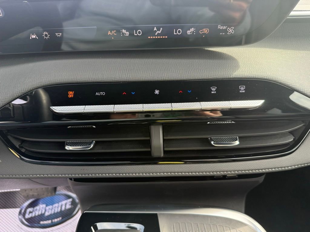 Used 2025 Buick Enclave Sport Touring image 38