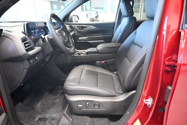 New 2027 Chevrolet Traverse LT w/ Driver Confidence Package FWD image 10