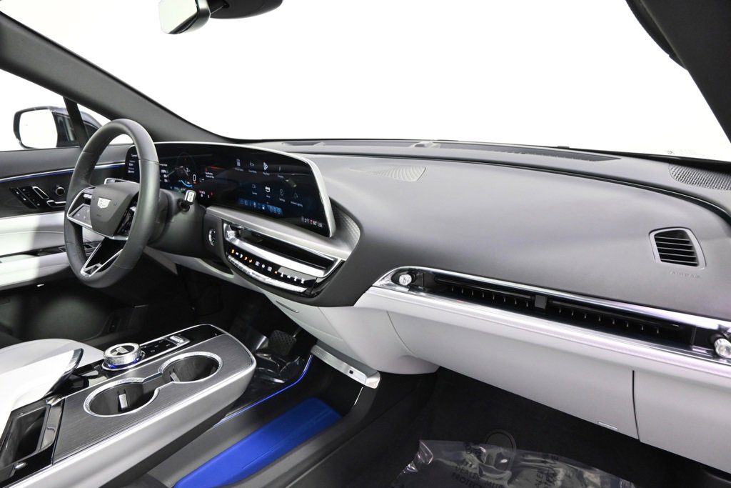 New 2025 Cadillac Lyriq Luxury image 14