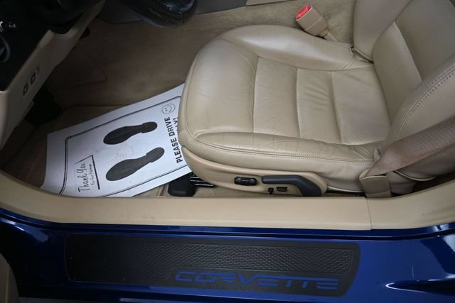 Used 2005 Chevrolet Corvette Coupe w/ Preferred Equipment Group RWD image 15