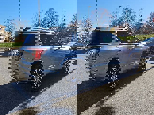 Used 2023 GMC Acadia Denali image 10