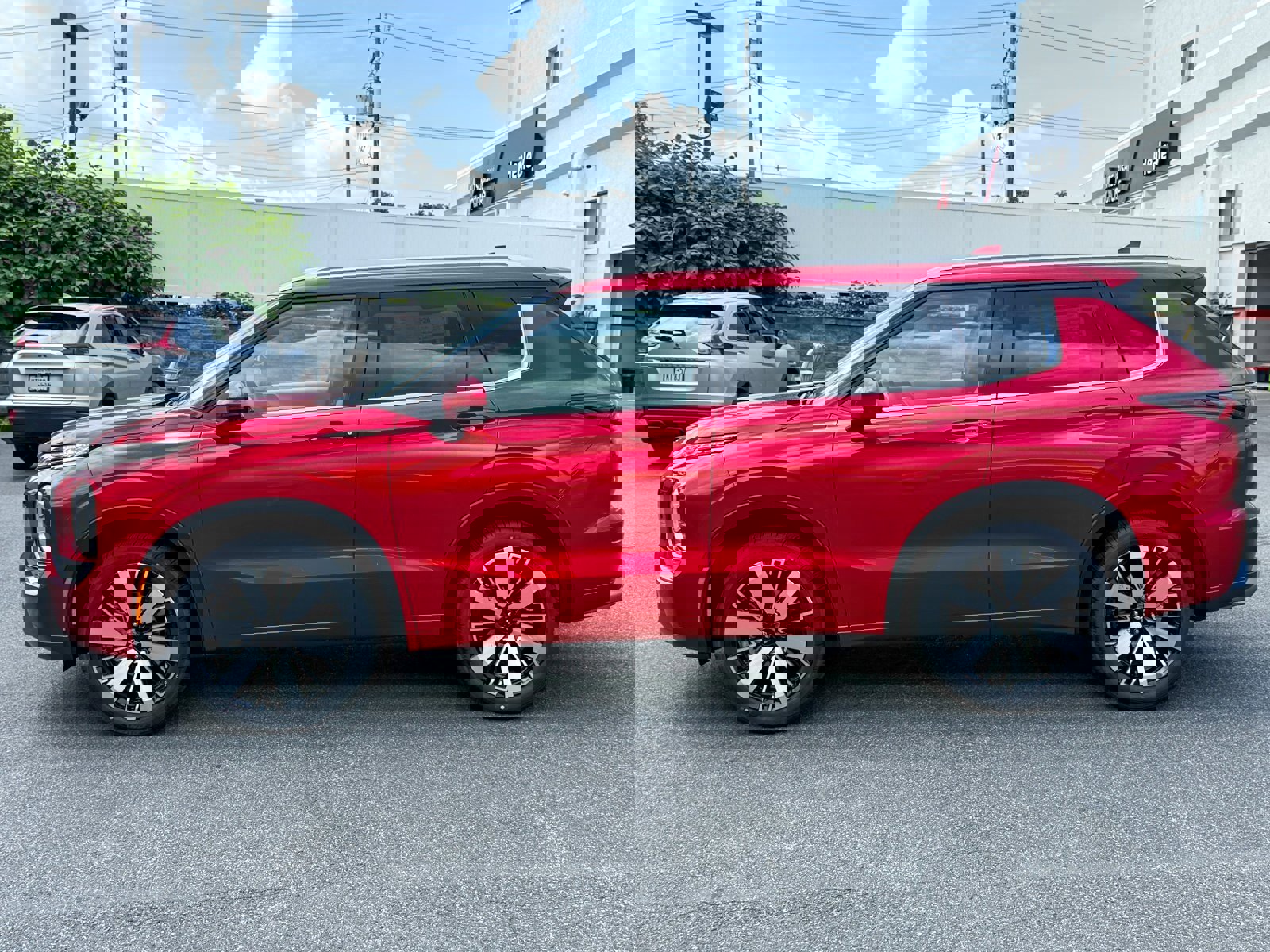 New 2025 Mitsubishi Outlander AWD image 2