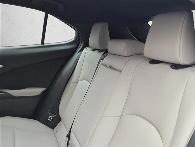 Used 2025 Lexus UX 300h FWD image 17