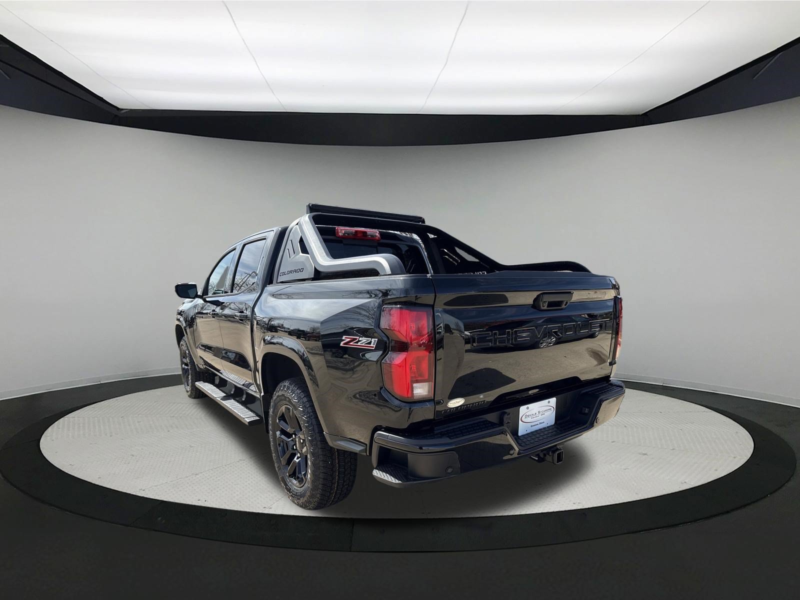 New 2026 Chevrolet Colorado Z71 w/ Midnight Edition AWD/4WD image 3