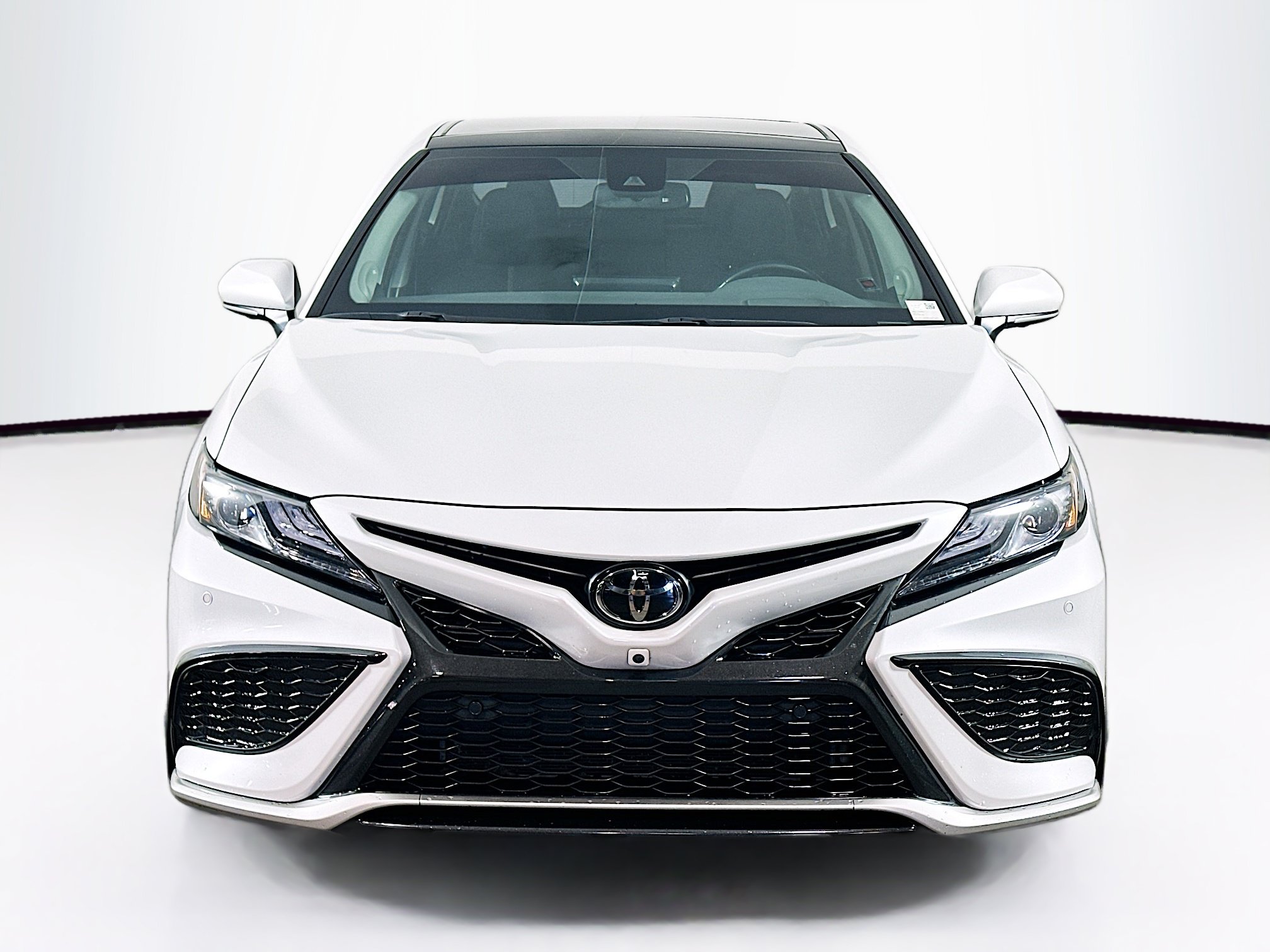 Used 2024 Toyota Camry XSE w/ Navigation Package FWD image 2