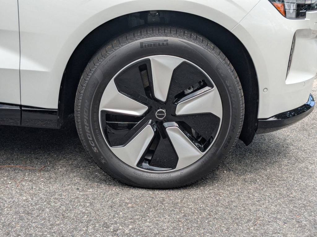 New 2025 Volvo EX90 Plus AWD/4WD image 11