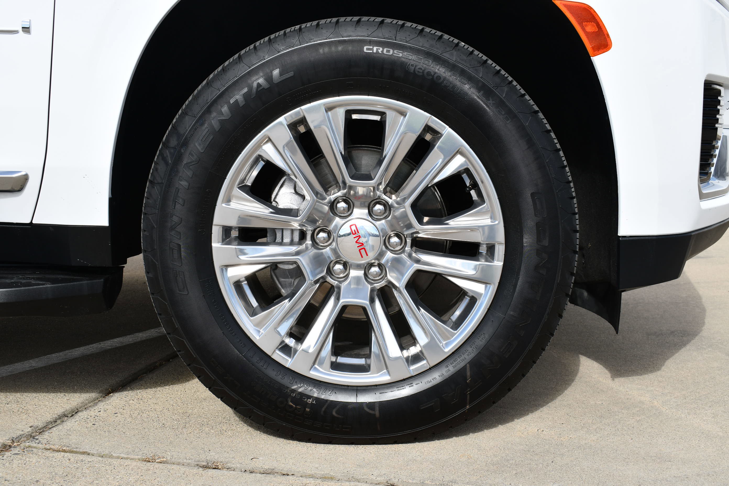 Used 2023 GMC Yukon Denali image 11