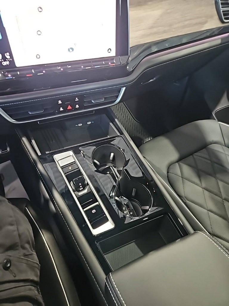 New 2026 Volkswagen Atlas SEL Premium R-Line image 36