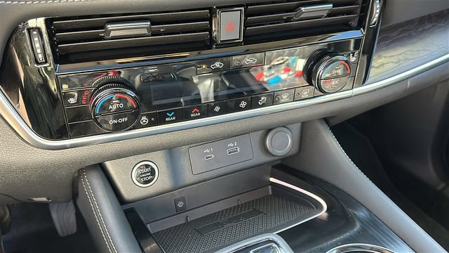Certified 2023 Nissan Rogue Platinum w/ Platinum Premium Package AWD/4WD image 18