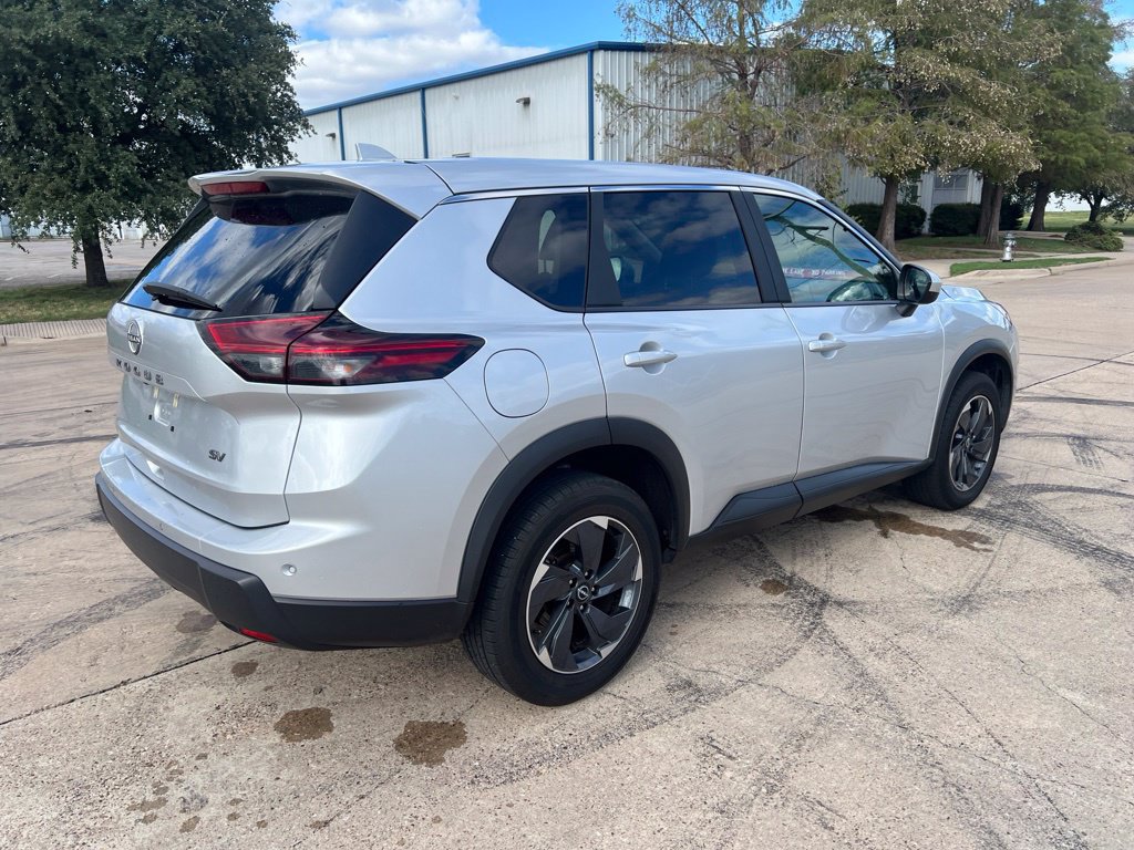 Used 2024 Nissan Rogue SV FWD image 14