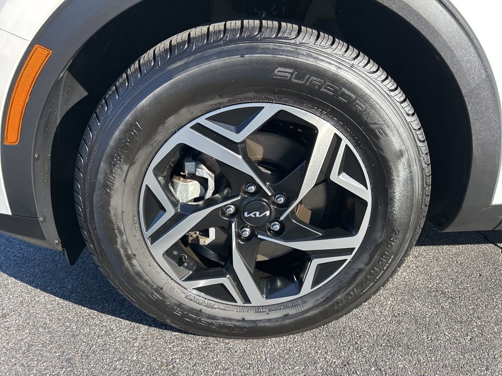 Used 2024 Kia Sportage LX image 32