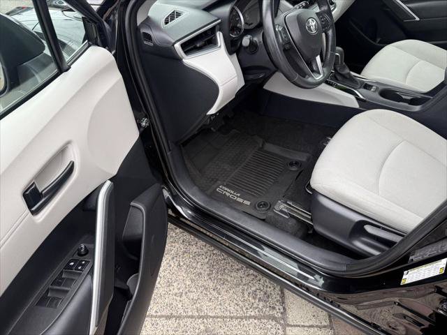Certified 2022 Toyota Corolla Cross LE AWD/4WD image 12