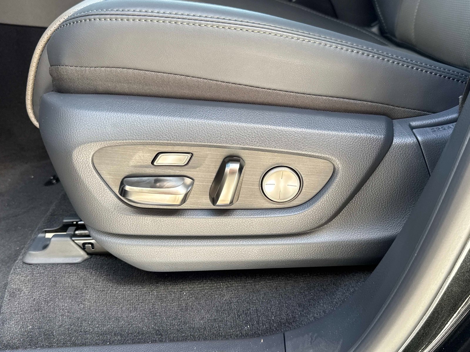 New 2025 Lexus LX 700h Overtrail image 21