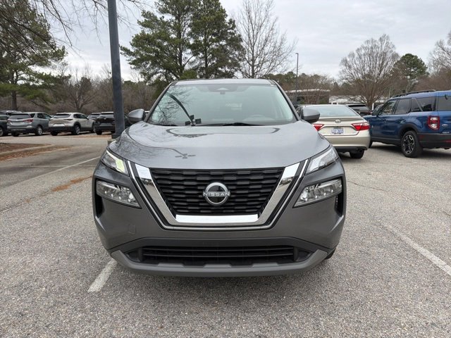 Used 2023 Nissan Rogue SV image 3