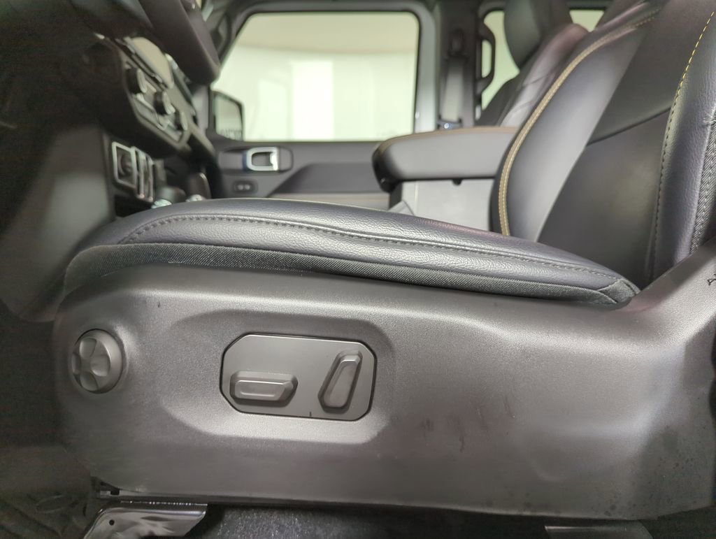 Used 2024 Jeep Wrangler Sahara image 24
