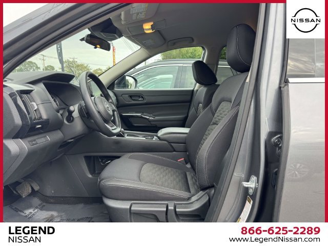 Used 2024 Nissan Pathfinder S w/ Cargo Package AWD/4WD image 16