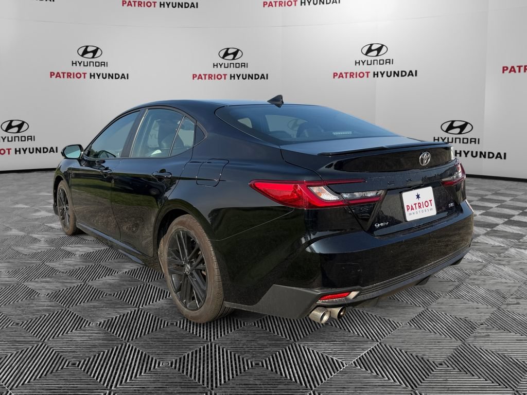 Used 2025 Toyota Camry SE FWD image 5