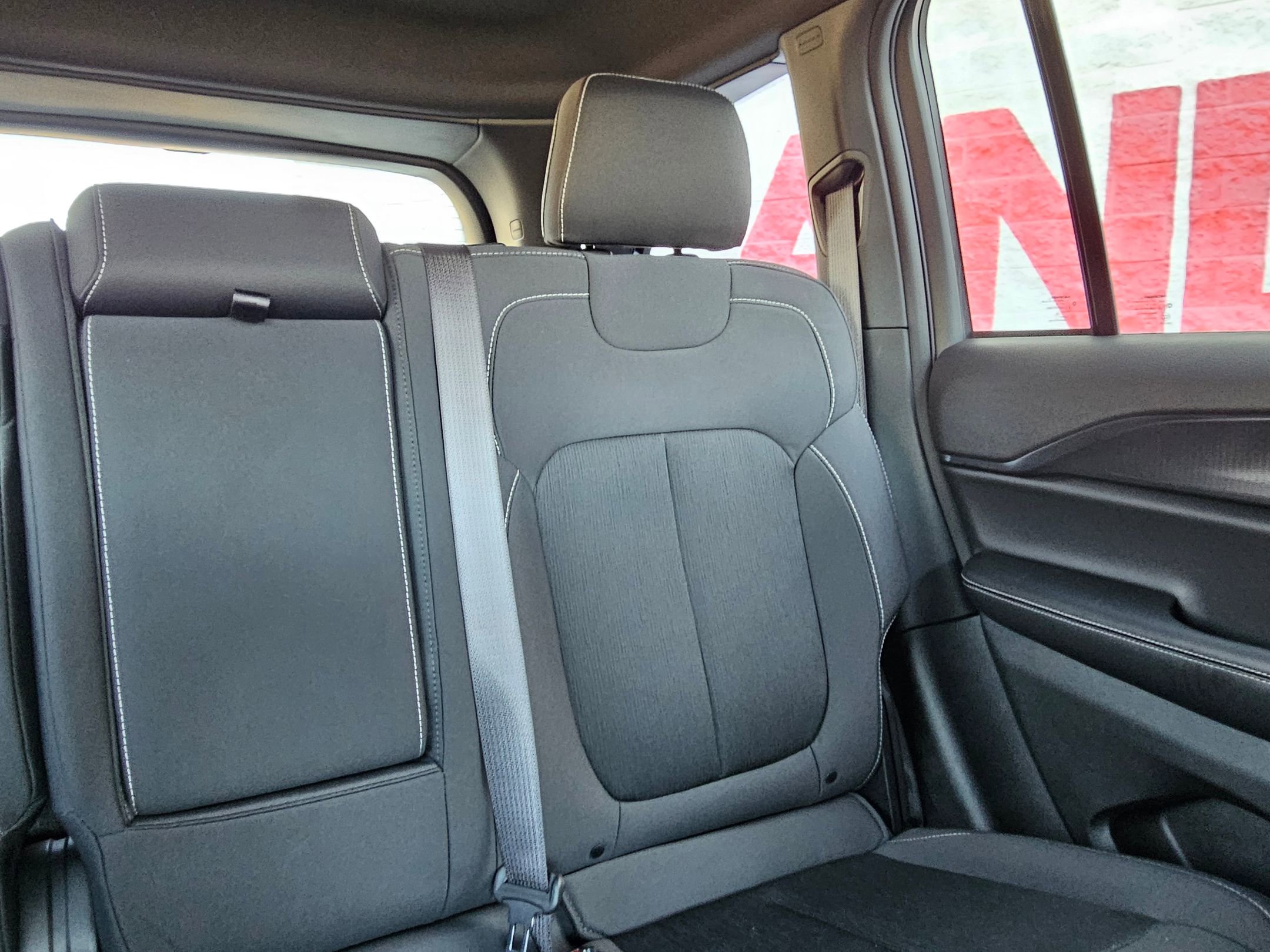 Used 2025 Jeep Grand Cherokee Laredo X w/ Luxury Tech Group I image 27