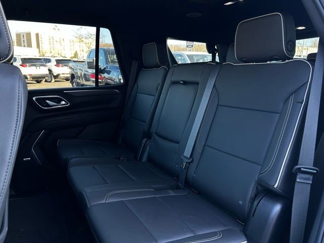 Used 2024 GMC Yukon SLT w/ SLT Luxury Package image 26