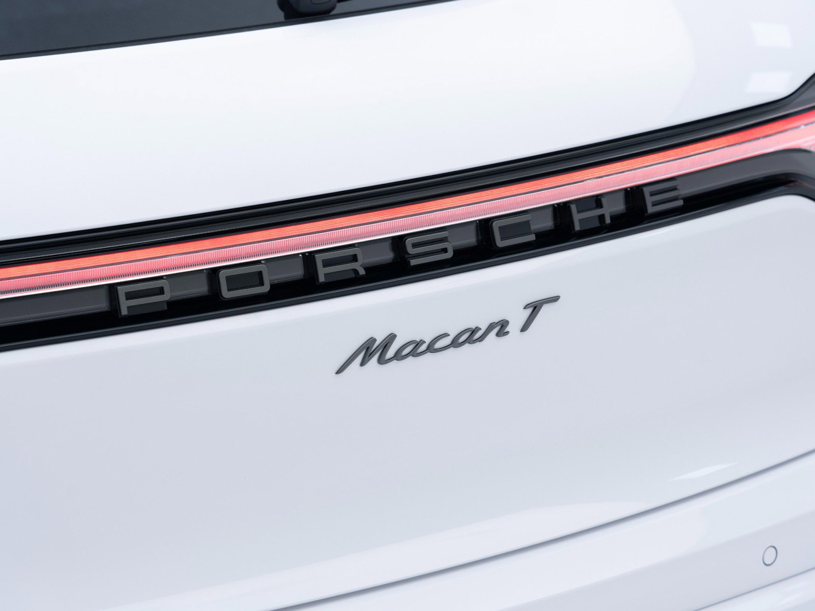 New 2026 Porsche Macan Turbo image 14