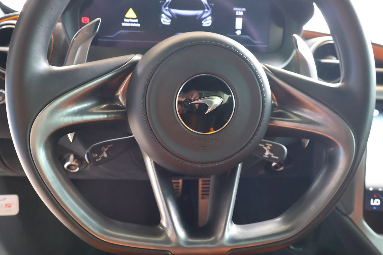 Used 2025 McLaren 750S Spider RWD image 22